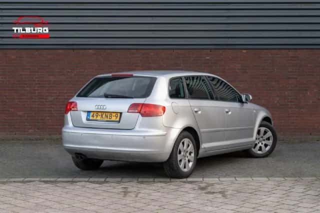 Audi A3 (2004) thumbnail 5
