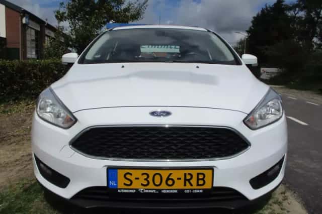 Ford Focus (2016) thumbnail 2