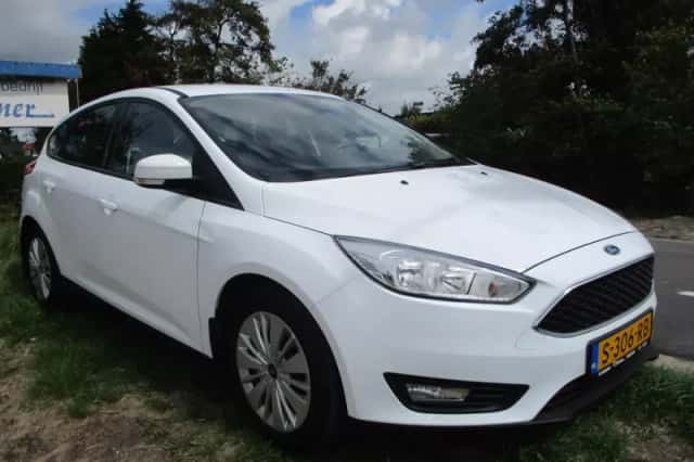 Ford Focus (2016) thumbnail 3