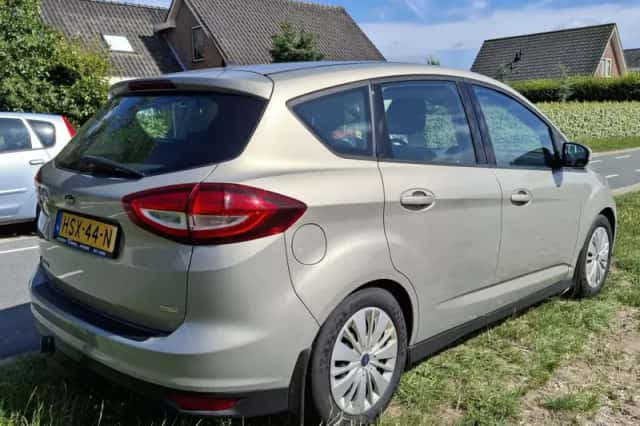 Ford C-Max (2016) thumbnail 5