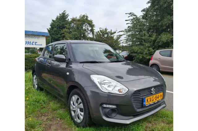 Suzuki Swift (2019) thumbnail 3