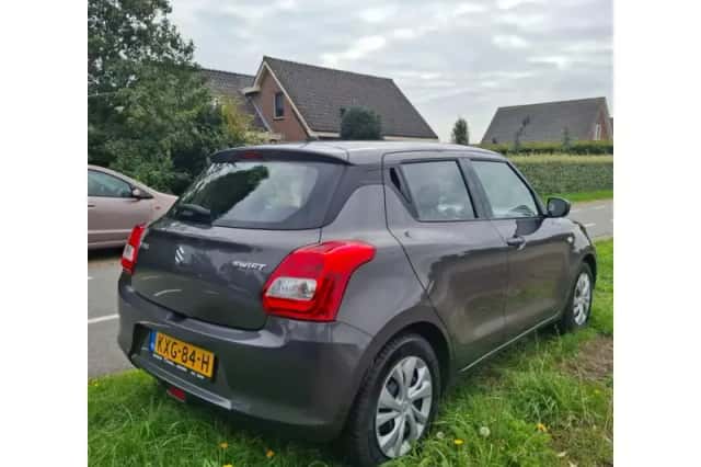 Suzuki Swift (2019) thumbnail 5