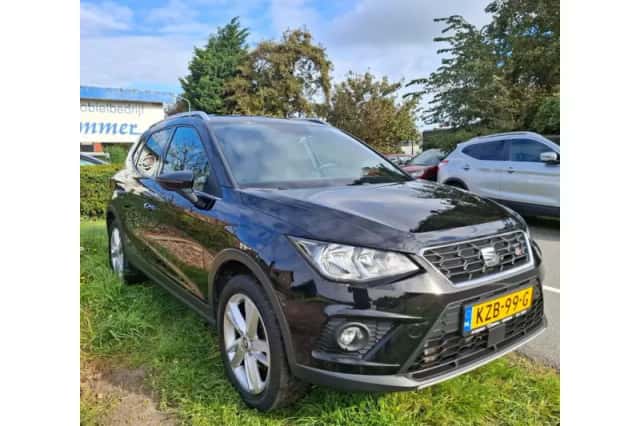SEAT Arona (2019) thumbnail 3