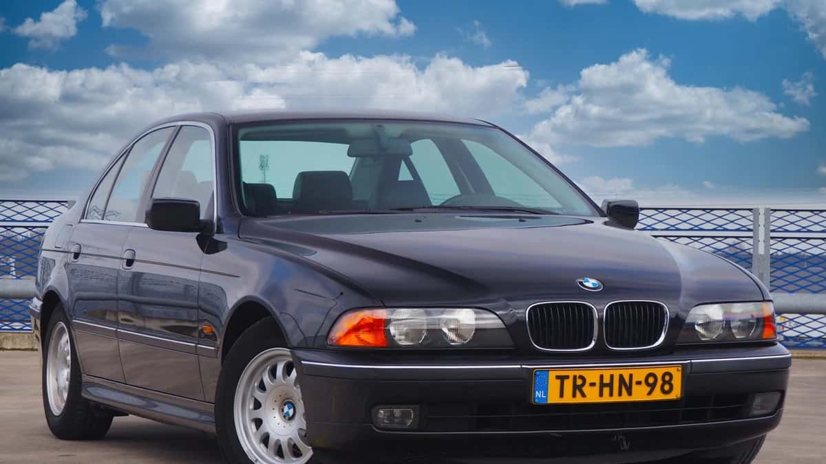 BMW 523i (1998) — foto 1