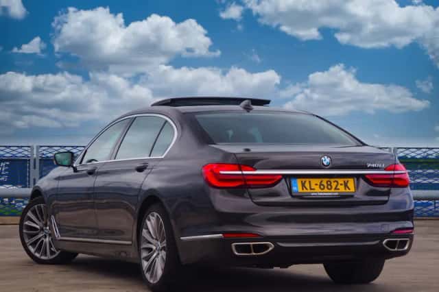 BMW 740li (2016) thumbnail 2