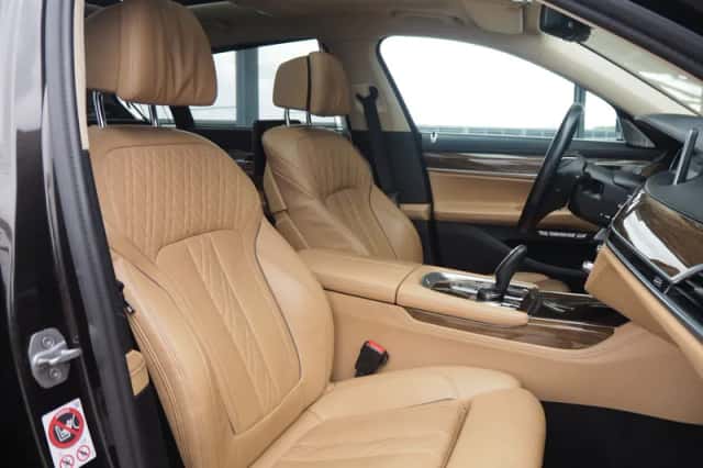 BMW 740li (2016) thumbnail 11