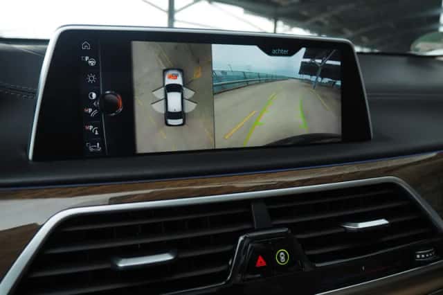 BMW 740li (2016) thumbnail 19