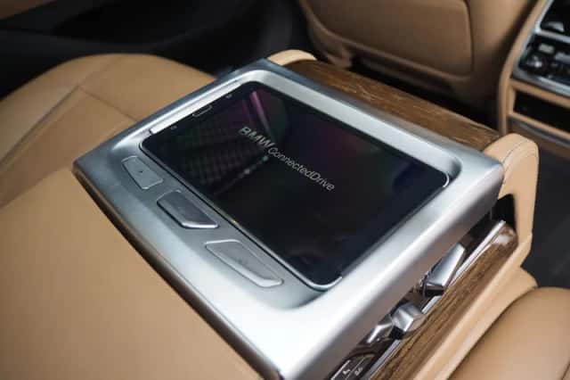 BMW 740li (2016) thumbnail 21