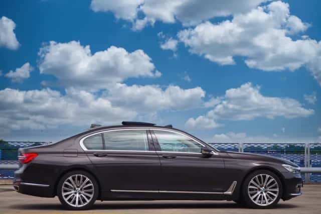 BMW 740li (2016) thumbnail 5