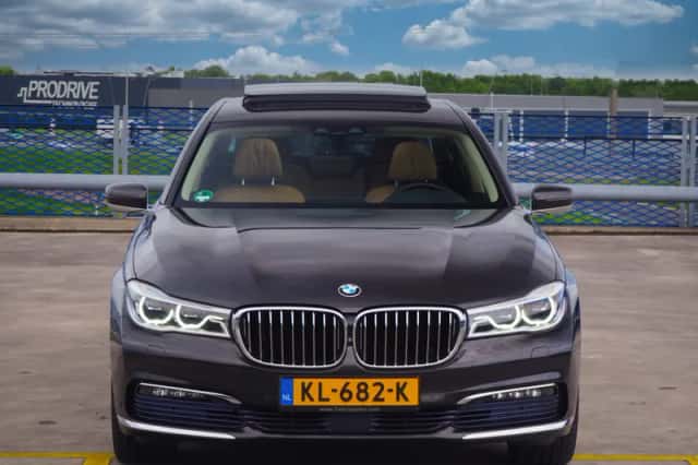 BMW 740li (2016) thumbnail 6
