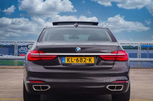 BMW 740li (2016) thumbnail 7
