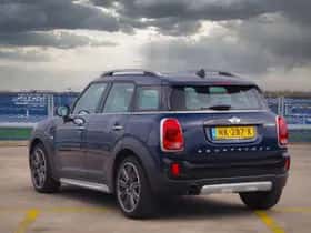 MINI Countryman (2017) thumbnail 2