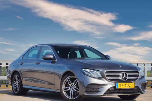 Mercedes-Benz E200 (2018) thumbnail 1