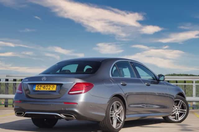 Mercedes-Benz E200 (2018) thumbnail 2