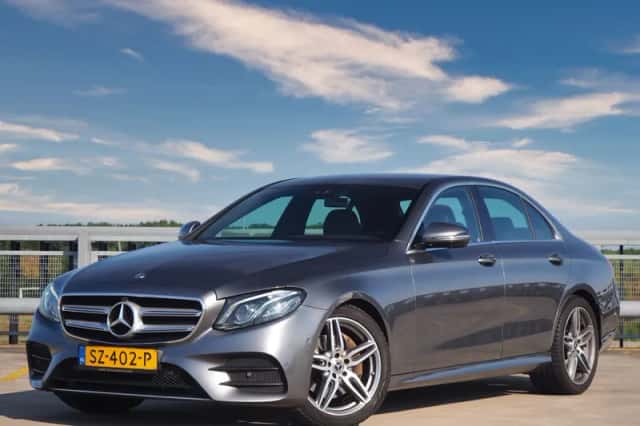 Mercedes-Benz E200 (2018) thumbnail 3
