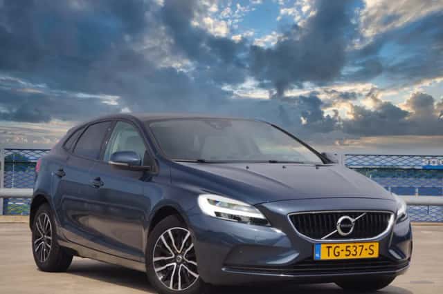 Volvo V40 (2018) thumbnail 1