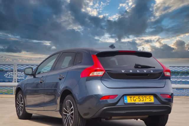 Volvo V40 (2018) thumbnail 2