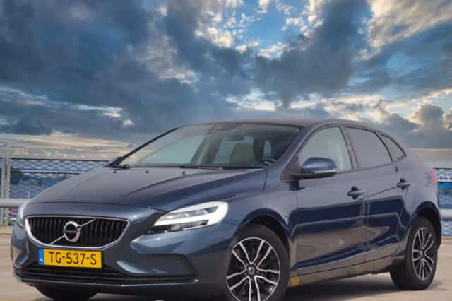 Volvo V40 (2018) thumbnail 3