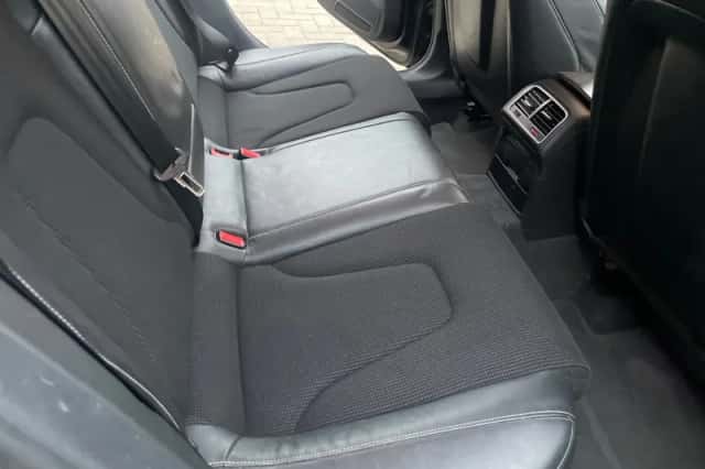 Audi A4 (2011) thumbnail 6