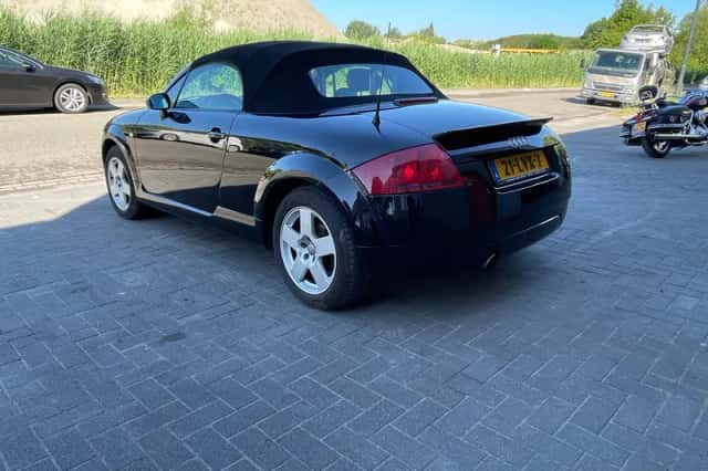 Audi TT (2000) thumbnail 4