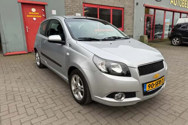 Chevrolet Aveo (2011) thumbnail 2