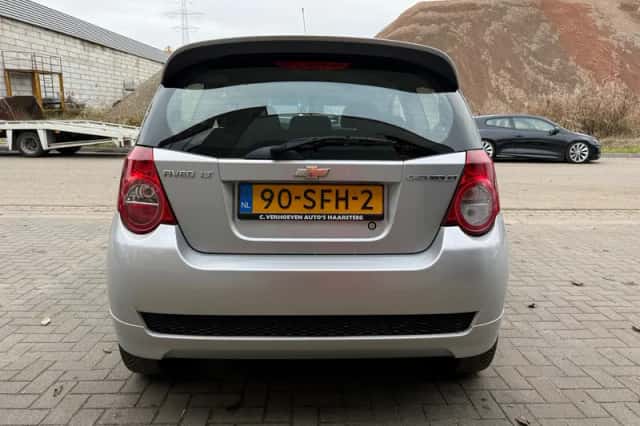 Chevrolet Aveo (2011) thumbnail 6