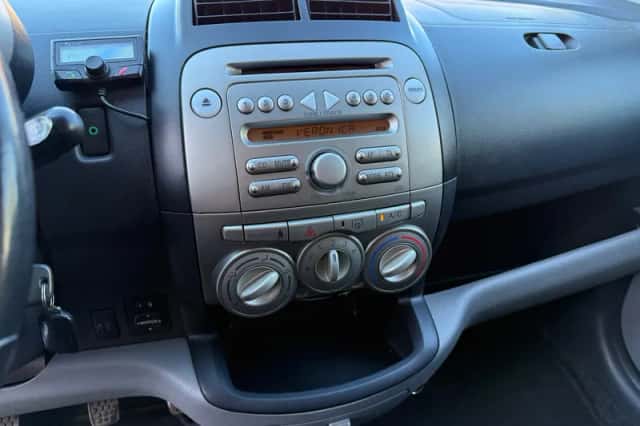 Daihatsu Sirion 2 (2008) thumbnail 5