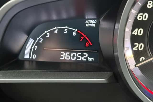 Mazda 3 (2013) thumbnail 2