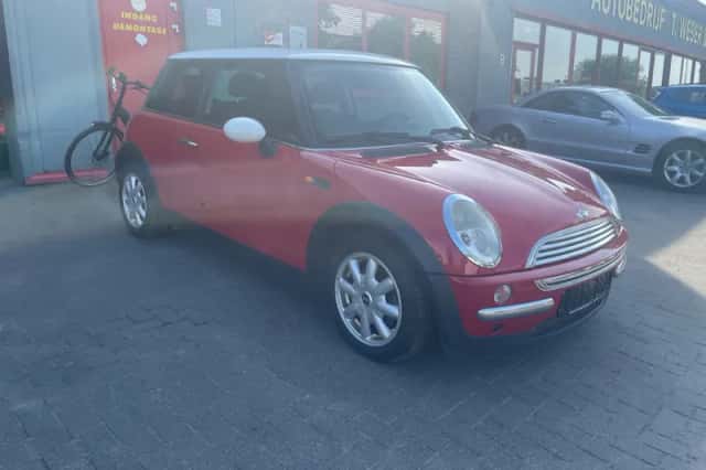 MINI Cooper (2003) thumbnail 3