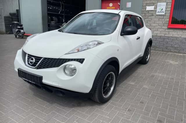 Nissan Juke (2012) thumbnail 1
