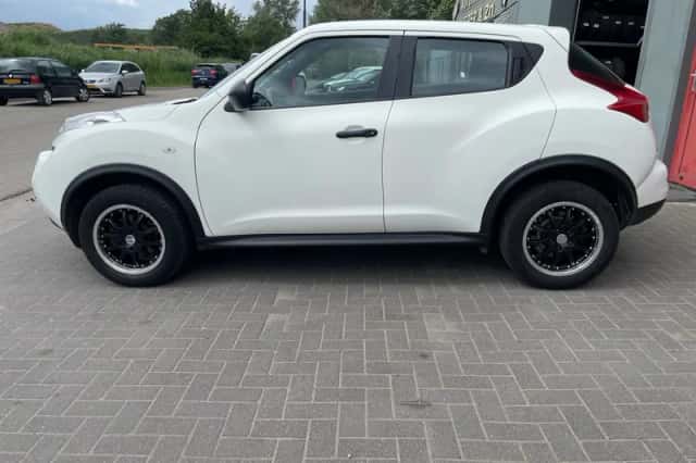Nissan Juke (2012) thumbnail 5