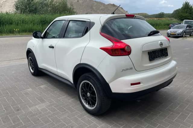Nissan Juke (2012) thumbnail 6