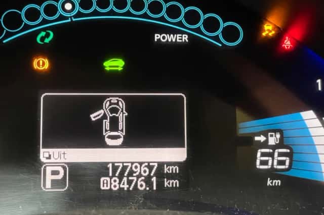 Nissan Leaf (2016) thumbnail 2