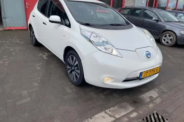 Nissan Leaf (2016) thumbnail 4