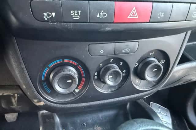 Opel Combo (2018) thumbnail 3