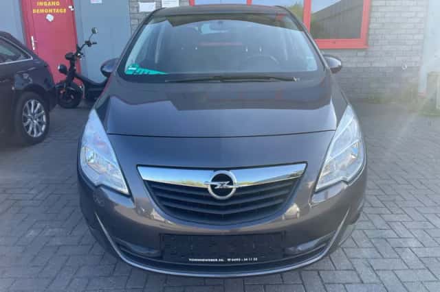 Opel Meriva (2012) thumbnail 2