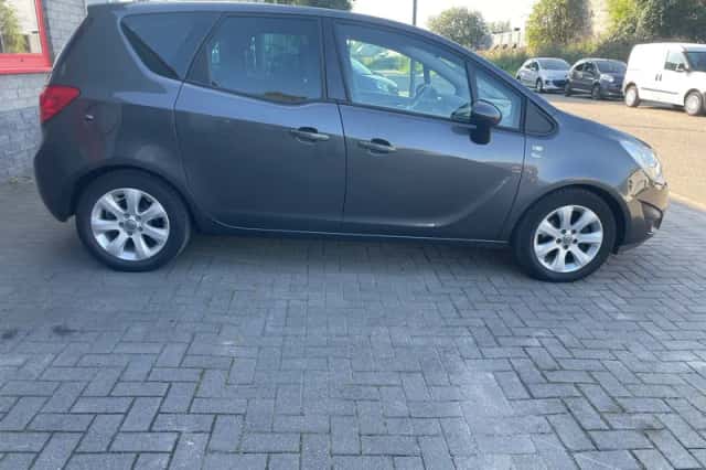 Opel Meriva (2012) thumbnail 5