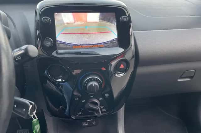 Peugeot 108 (2021) thumbnail 3