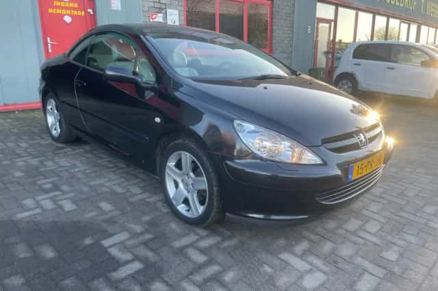 Peugeot 307 CC (2004) thumbnail 4
