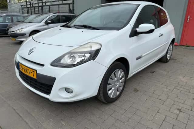 Renault Clio (2011) thumbnail 1