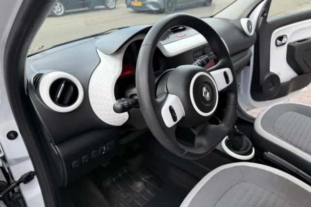 Renault Twingo (2021) thumbnail 3