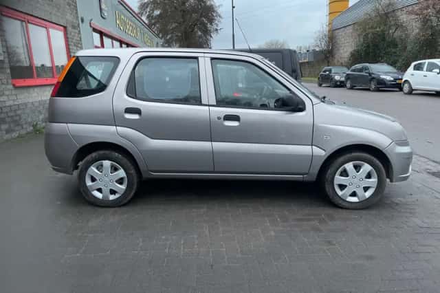Subaru Justy (2005) thumbnail 4
