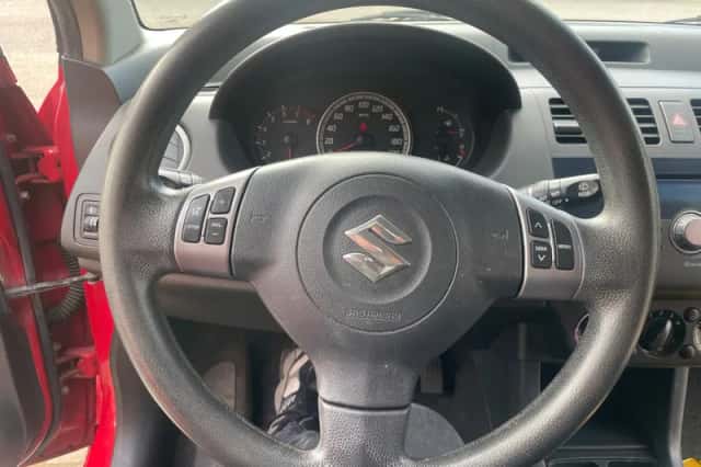 Suzuki Swift (2005) thumbnail 3