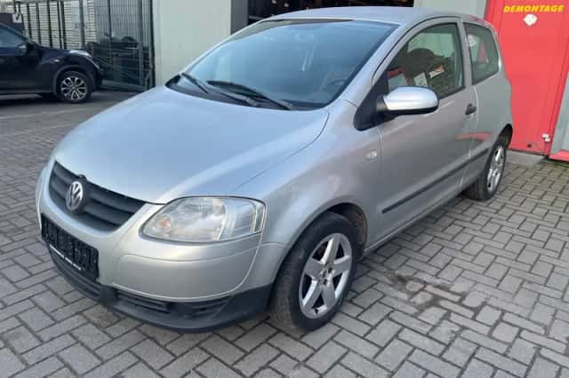 Volkswagen Fox (2011) thumbnail 1