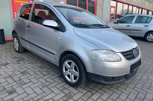 Volkswagen Fox (2011) thumbnail 4