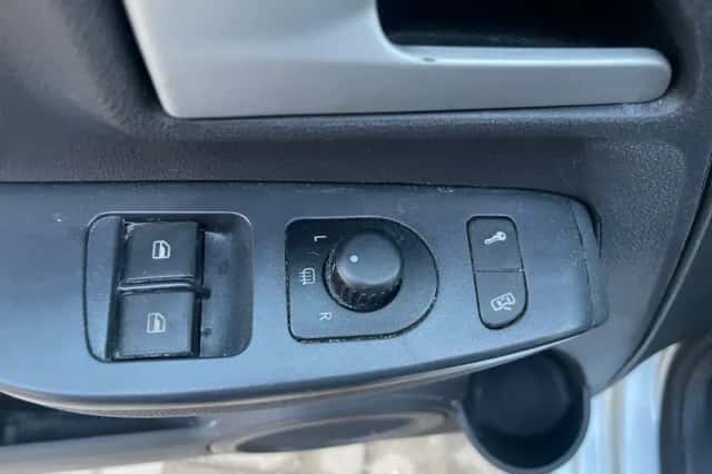 Volkswagen Fox (2011) thumbnail 6