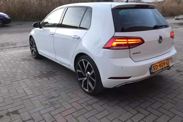 Volkswagen Golf (2017) thumbnail 5