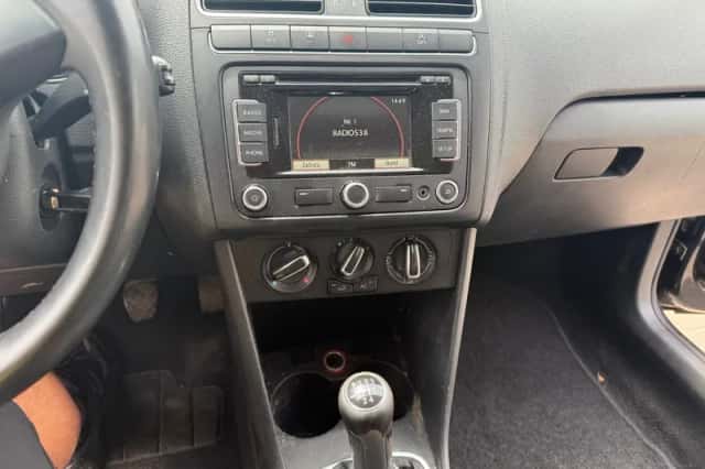 Volkswagen Polo (2011) thumbnail 3