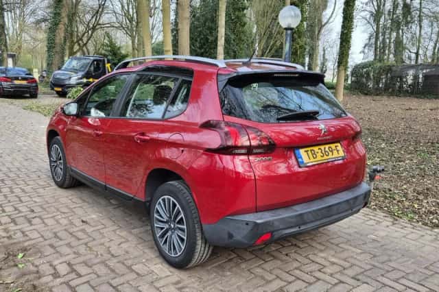 Peugeot 2008 (2018) thumbnail 4