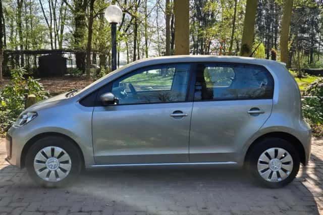 Volkswagen Up! (2021) thumbnail 3